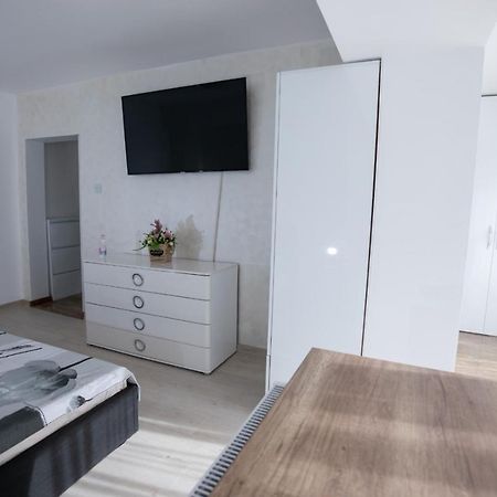 Apartament Central Târgu Jiu エクステリア 写真