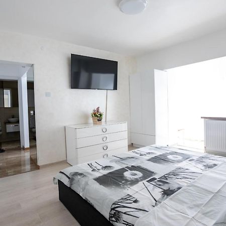 Apartament Central Târgu Jiu エクステリア 写真