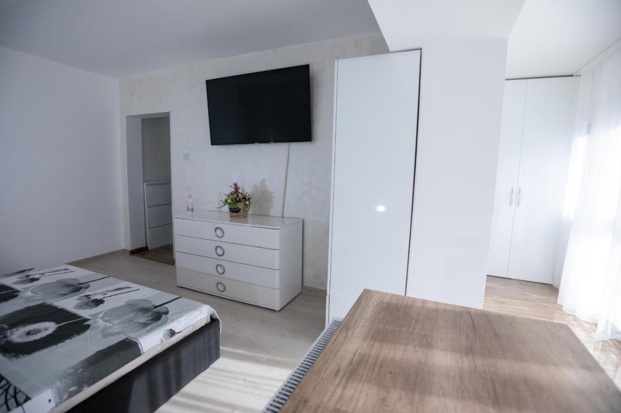 Apartament Central Târgu Jiu エクステリア 写真