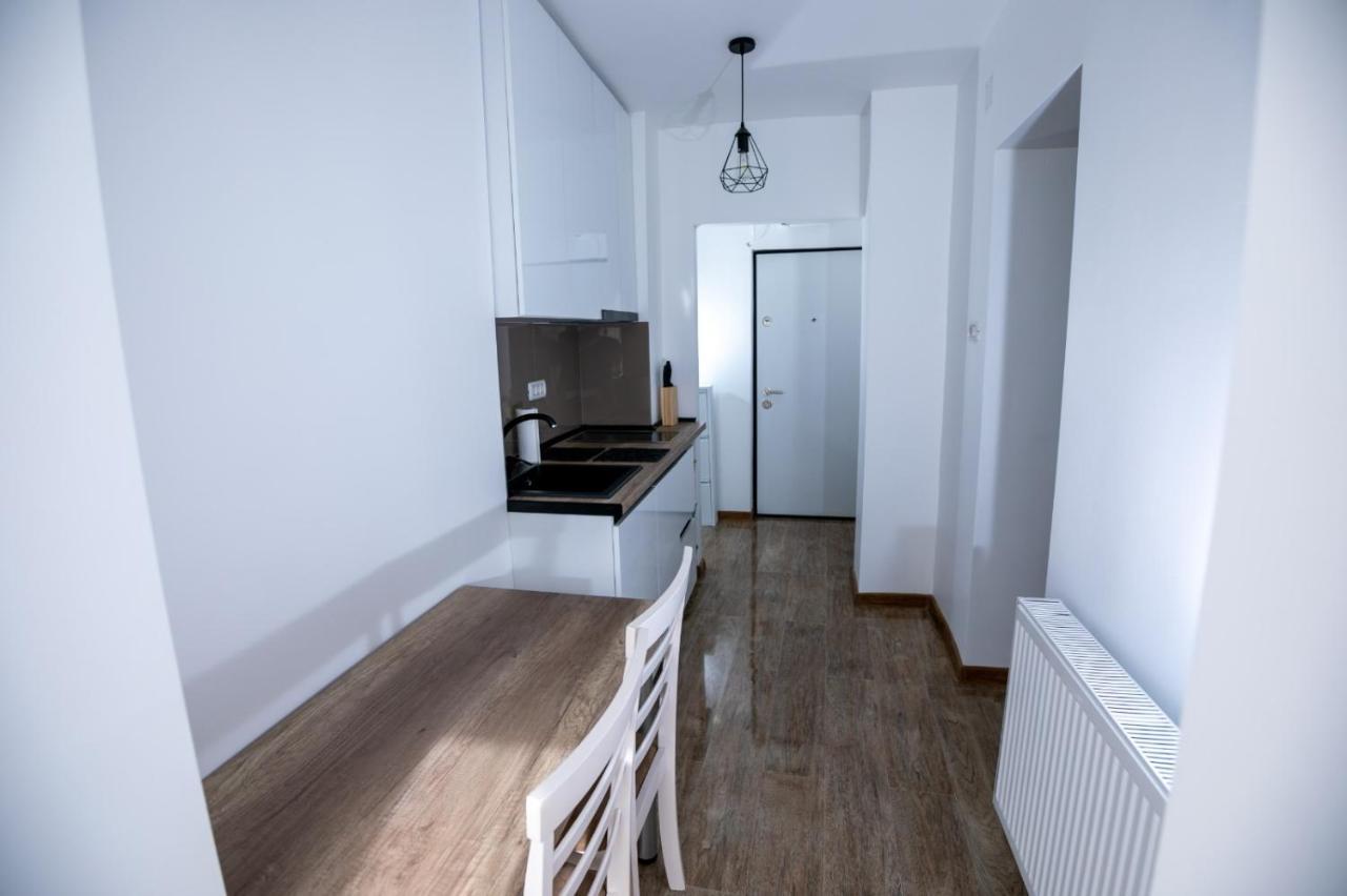 Apartament Central Târgu Jiu エクステリア 写真